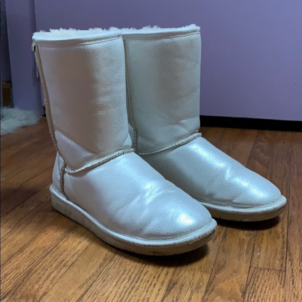 White faux leather Bearpaw boots